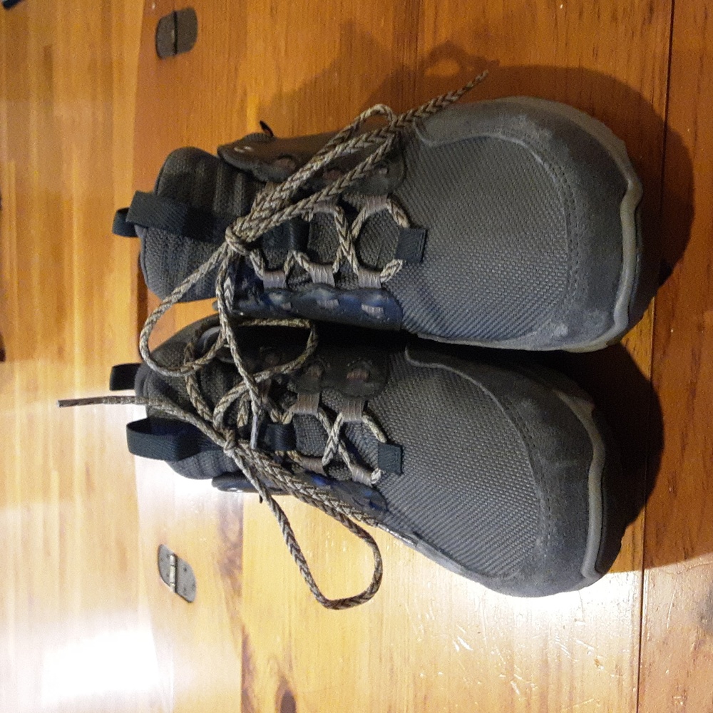 Teva Canyonview Rapid waterproof hiking shoe-NWOT